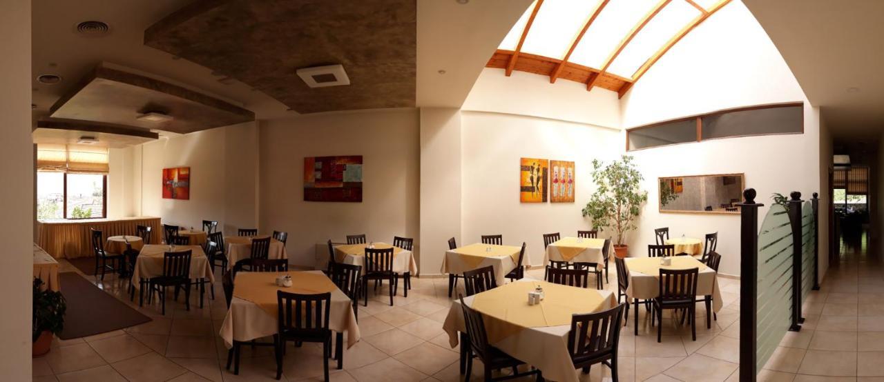 Ahilion Hotel Kalavryta Esterno foto