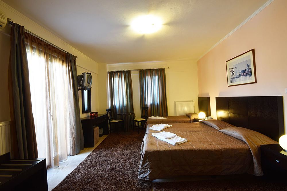 Ahilion Hotel Kalavryta Esterno foto